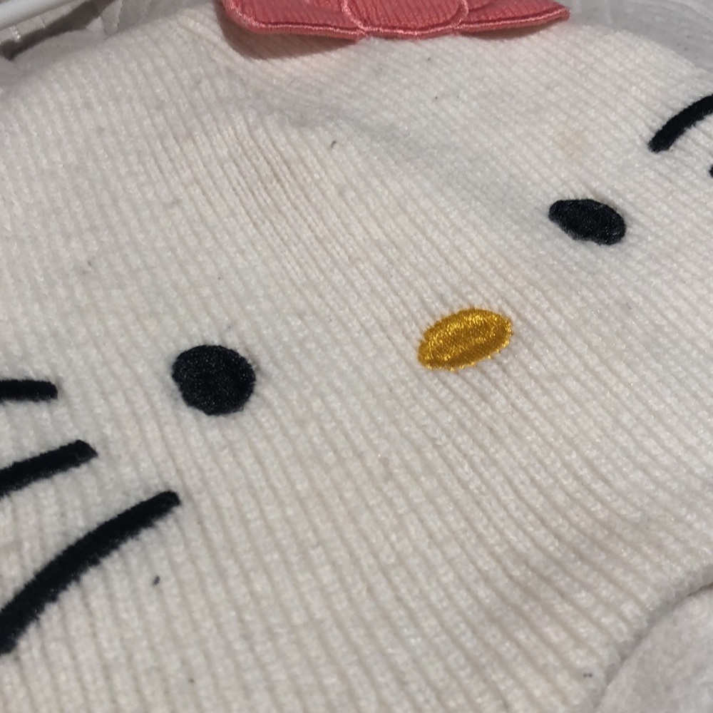 Hello Kitty Beanie - Picture 3 of 5